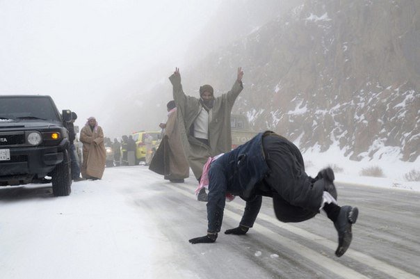 Unexpected Snowfall In Saudi Making The People Of The Desert Overwhelmed Whilst A Prophecy Coming True Muslim Council Of Hong Kong